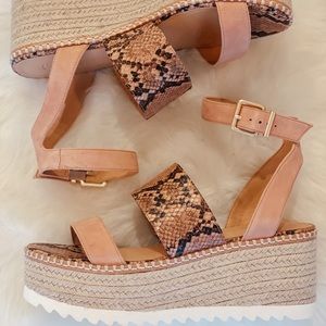 Crown vintage snakeskin platforms